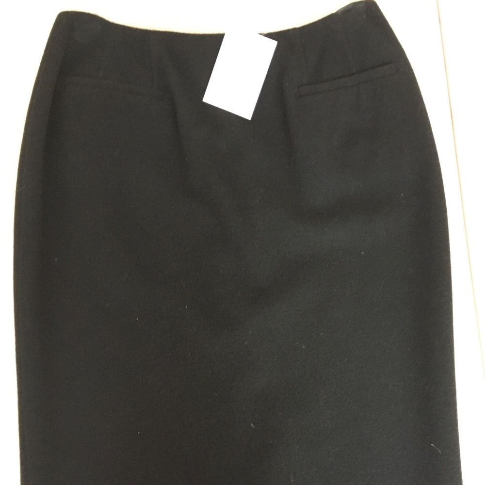 Classic Doncaster black skirt